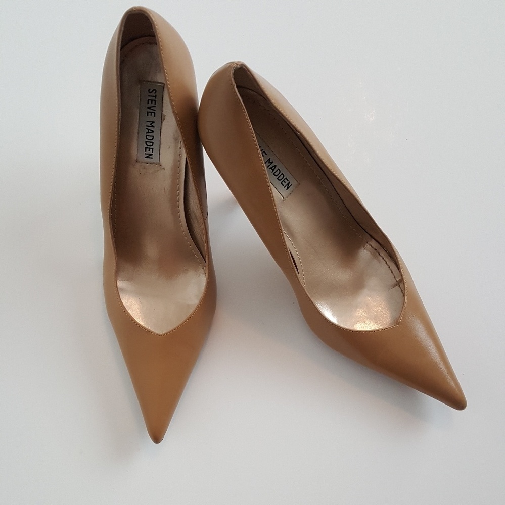 Steve Madden Pointy Toe Pumps